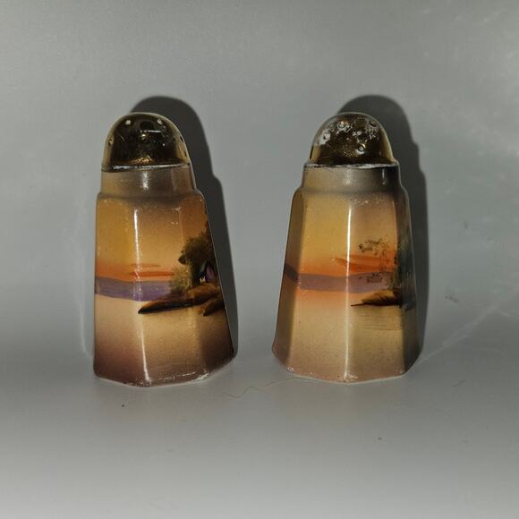 Vintage Hand Painted Japan Salt & Pepper Shakers Scenic Landscape Gold Tops - Picture 2 of 6